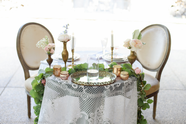 <alt> softly colored floral wedding table centerpieces at the Pittsburgh Botanic Garden in Oakdale , Pennsylvania </alt>