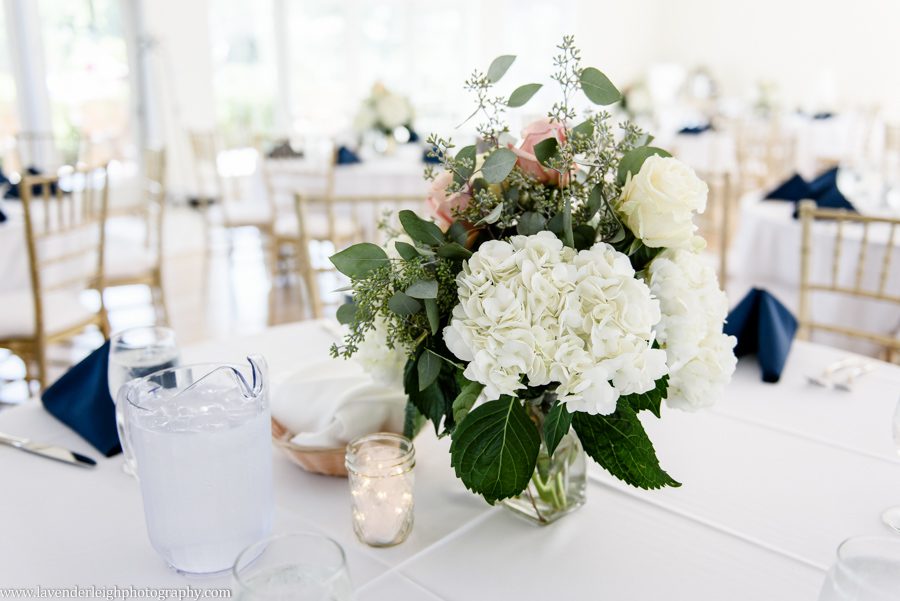 <alt> a soft colored wedding table centerpiece at Greystone Fields in Gibsonia, Pennsylvania </alt>