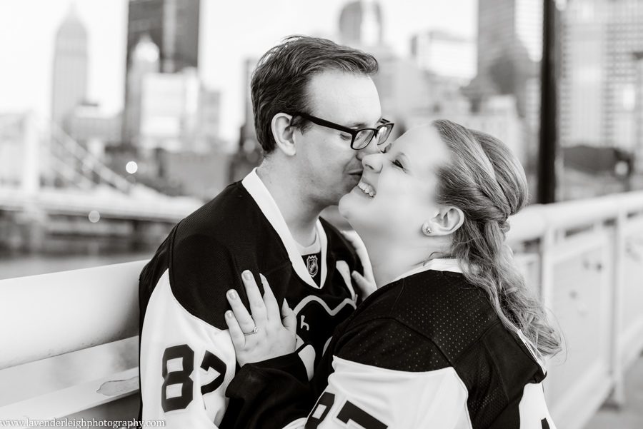 An engagement session during the fall in the city of Pittsburgh, Pennsylvania.