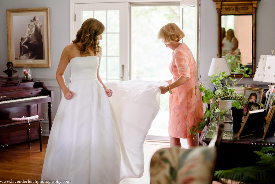 Pittsburgh field club, wedding, reception, ceremony, Pennsylvania, sophistication, stylish, classy, st. scholastica, church, dusty pink and ivory, English garden bouquet, white flowers, striped bridesmaid skirt, photographer, photos, images, pictures, photography, camera, fox chapel, aspinwall, lavender leigh photography