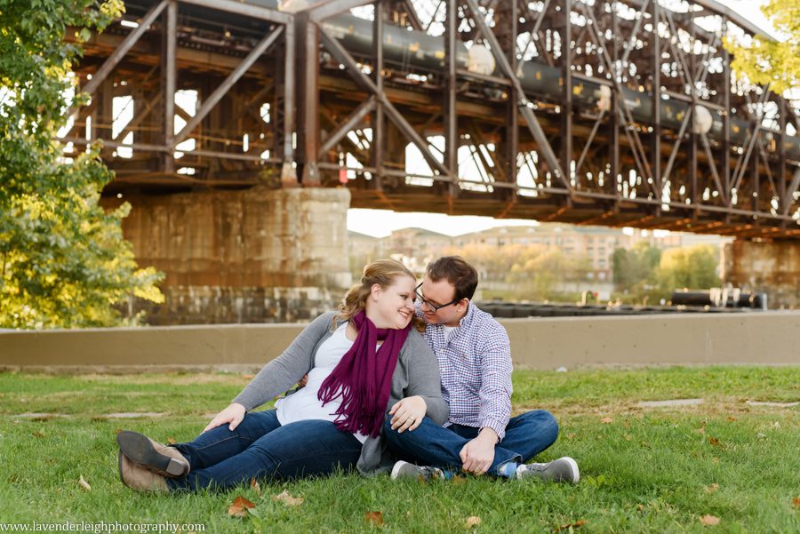 An engagement session during the fall in the city of Pittsburgh, Pennsylvania.
