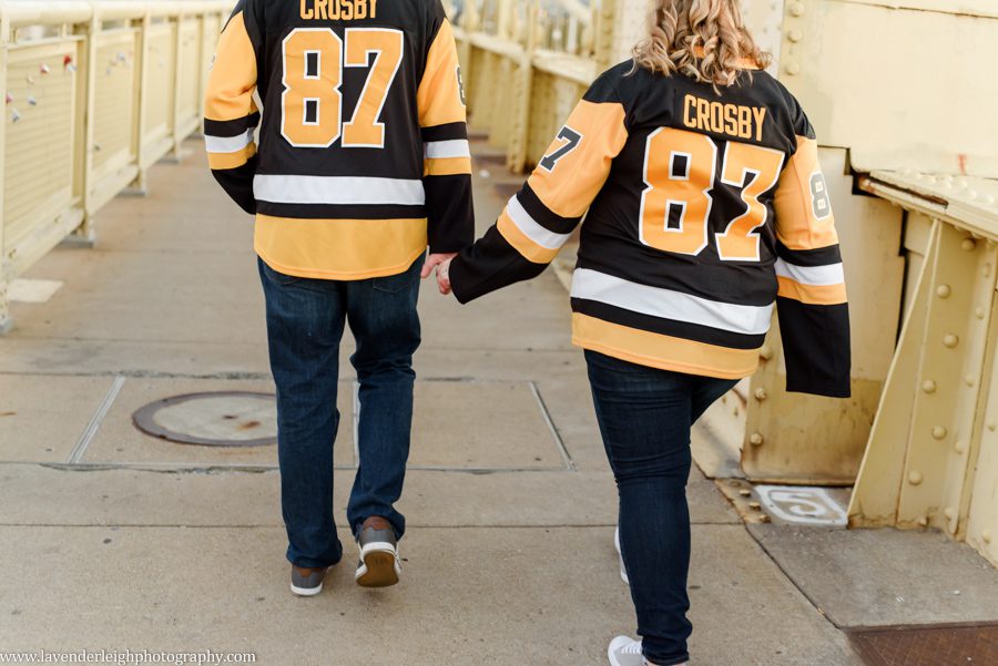 An engagement session during the fall in the city of Pittsburgh, Pennsylvania.