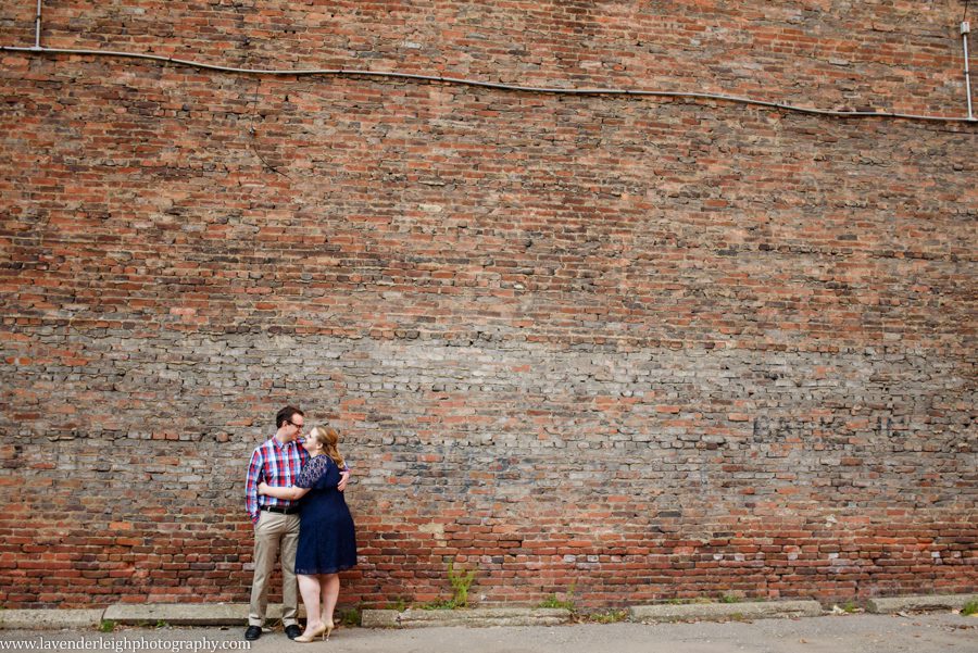 An engagement session during the fall in the city of Pittsburgh, Pennsylvania.