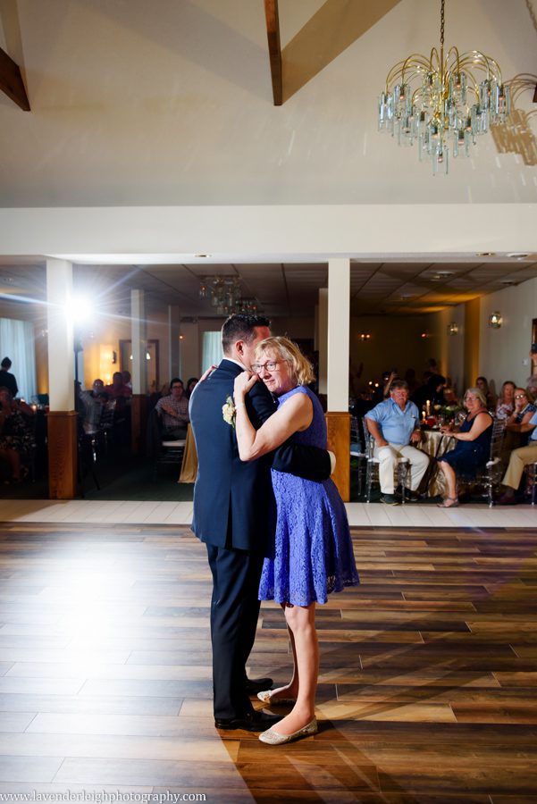 Lavender Leigh Photography, pittsburgh wedding photographer, wedding, photographer, photograph, picture, engagement, Pennsylvania, Best of the Knot, Couples' Choice, wedding venues, ceremony reception, summer, outdoor, july