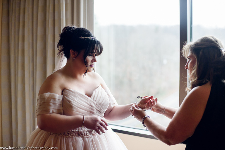 A November wedding at the Pittsburgh Airport Marriot in Pennsylvania.