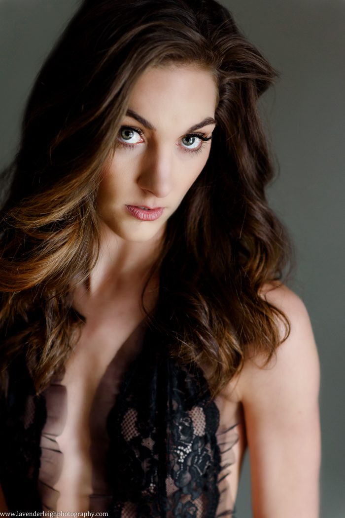 A blazing boudoir session in Pittsburgh, Pennsylvania.