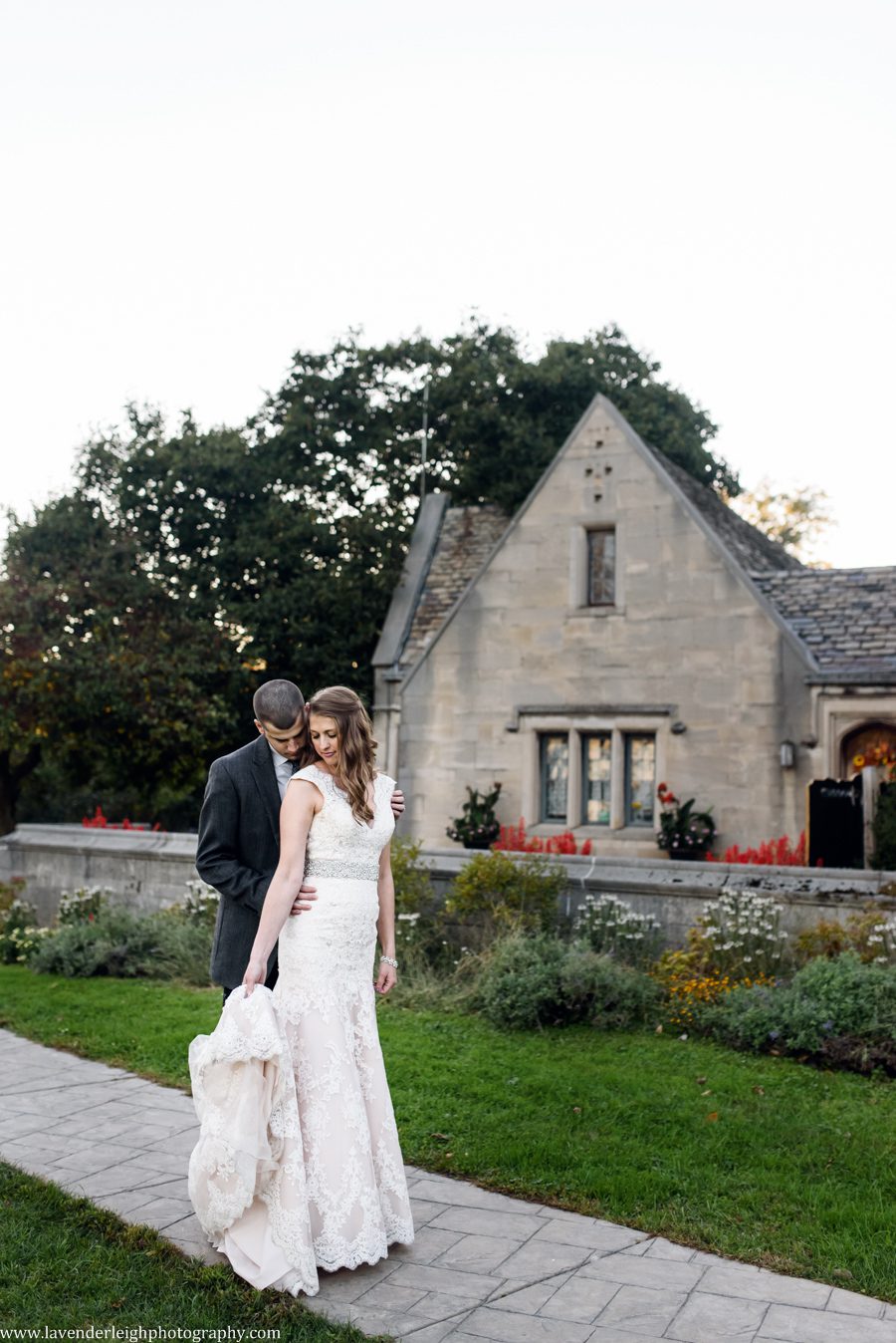fall, Hartwood Acres, Pittsburgh, Pennsylvania, one year anniversary, photo, session, couples' photography, photo, image, picture, wedding dress