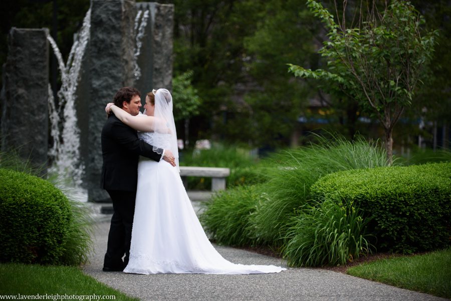 bride, groom, omni william penn, mellon park, waterfall, pennsylvania, city