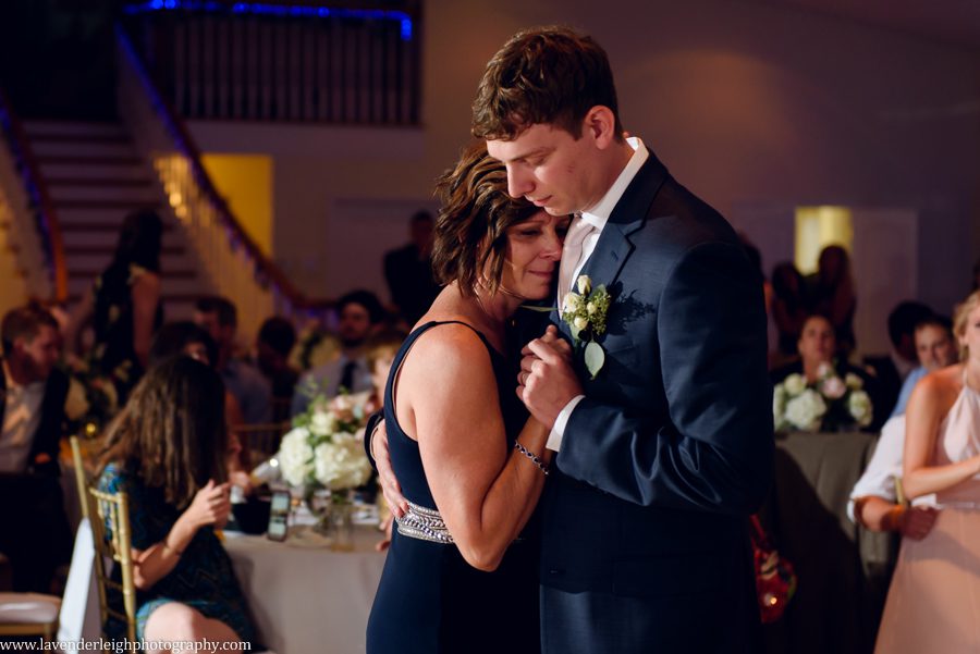 Lavender Leigh Photography, pittsburgh, wedding, photographer, photograph, picture, engagement, Pennsylvania, Best of the Knot, Couples' Choice, wedding venues, ceremony, reception, Wedding Wire, blush pallete, summer, outdoor, Gibsonia, reception, ceremony, venue