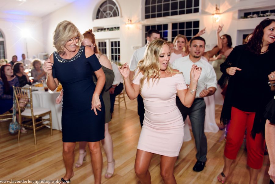 Lavender Leigh Photography, pittsburgh, wedding, photographer, photograph, picture, engagement, Pennsylvania, Best of the Knot, Couples' Choice, wedding venues, ceremony, reception, Wedding Wire, blush pallete, summer, outdoor, Gibsonia, reception, ceremony, venue