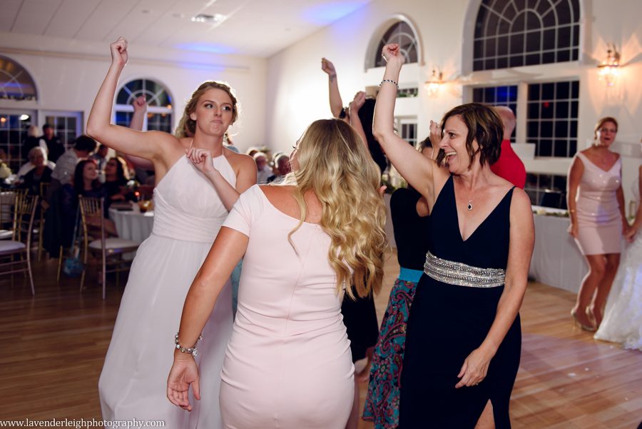 Lavender Leigh Photography, pittsburgh, wedding, photographer, photograph, picture, engagement, Pennsylvania, Best of the Knot, Couples' Choice, wedding venues, ceremony, reception, Wedding Wire, blush pallete, summer, outdoor, Gibsonia, reception, ceremony, venue