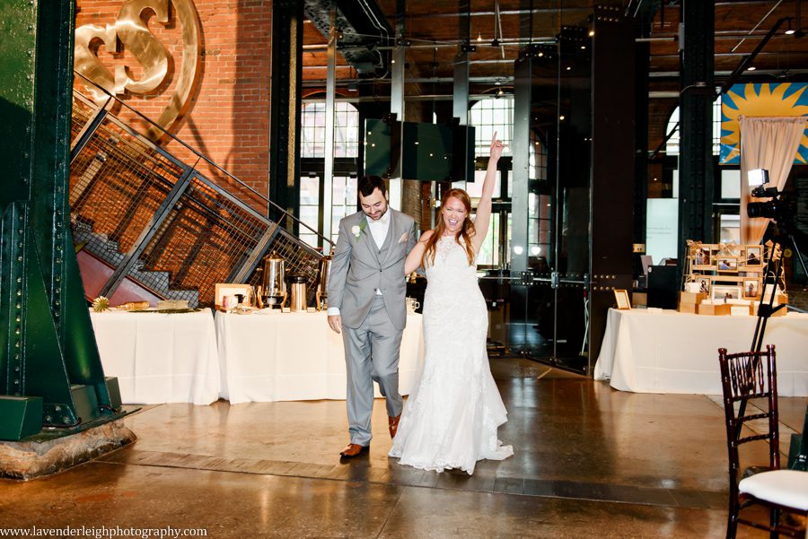 Heinz history center, wedding, bride, groom, Pittsburgh, Pennsylvania, city, bridges, summer, taupe bridesmaid dresses, July, photographer, picture, photograph, image, lavender leigh photography, urban, gold wedding details, romantic