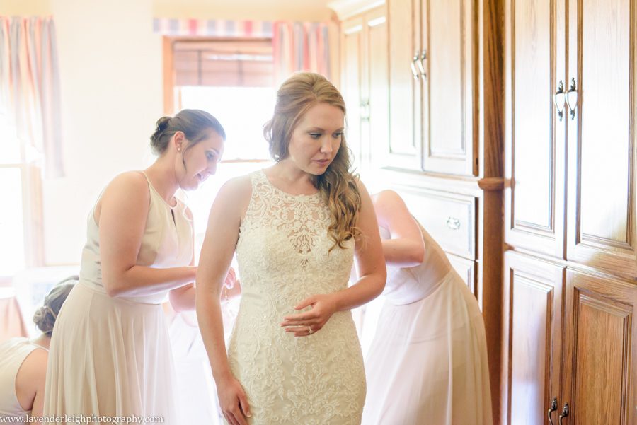 Heinz history center, wedding, bride, groom, Pittsburgh, Pennsylvania, city, bridges, summer, taupe bridesmaid dresses, July, photographer, picture, photograph, image, lavender leigh photography, urban, gold wedding details, romantic