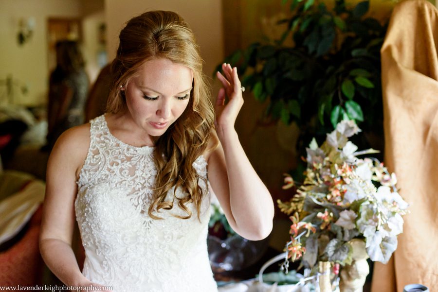 Heinz history center, wedding, bride, groom, Pittsburgh, Pennsylvania, city, bridges, summer, taupe bridesmaid dresses, July, photographer, picture, photograph, image, lavender leigh photography, urban, gold wedding details, romantic