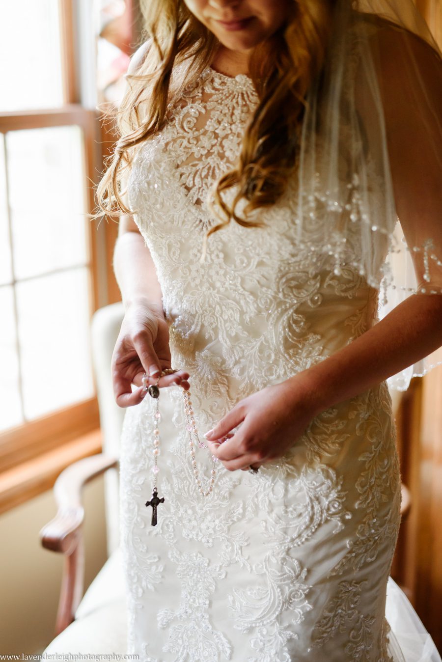 Heinz history center, wedding, bride, groom, Pittsburgh, Pennsylvania, city, bridges, summer, taupe bridesmaid dresses, July, photographer, picture, photograph, image, lavender leigh photography, urban, gold wedding details, romantic