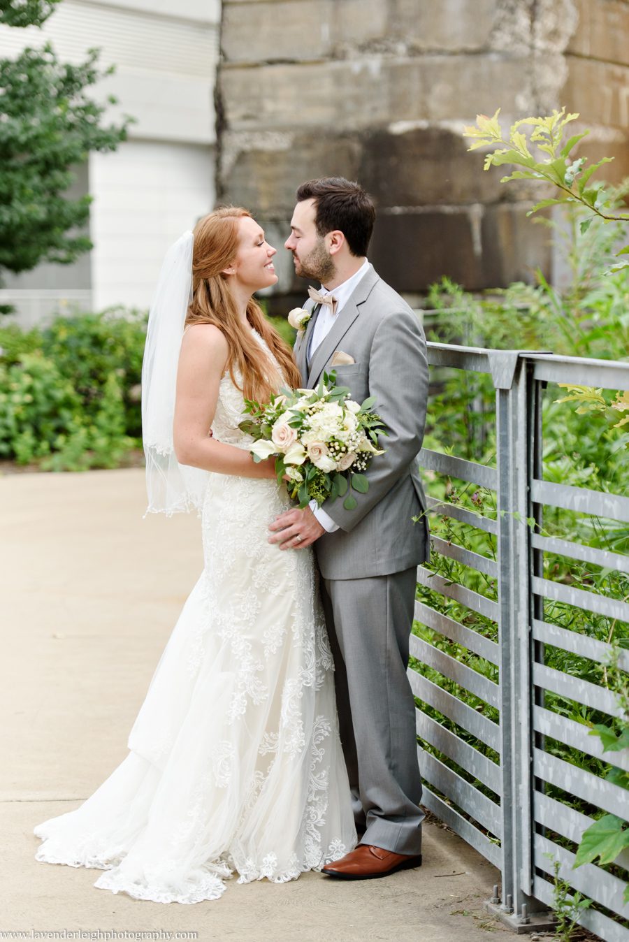 Heinz history center, wedding, bride, groom, Pittsburgh, Pennsylvania, city, bridges, summer, taupe bridesmaid dresses, July, photographer, picture, photograph, image, lavender leigh photography, urban, gold wedding details, romantic