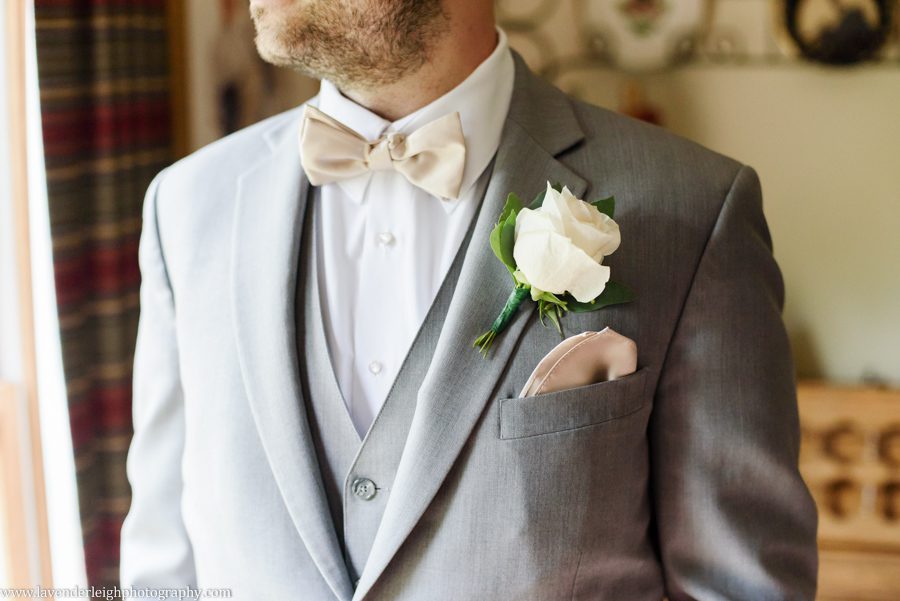 Heinz history center, wedding, bride, groom, Pittsburgh, Pennsylvania, city, bridges, summer, taupe bridesmaid dresses, July, photographer, picture, photograph, image, lavender leigh photography, urban, gold wedding details, romantic