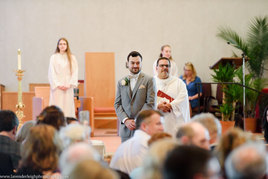 Heinz history center, wedding, bride, groom, Pittsburgh, Pennsylvania, city, bridges, summer, taupe bridesmaid dresses, July, photographer, picture, photograph, image, lavender leigh photography, urban, gold wedding details, romantic