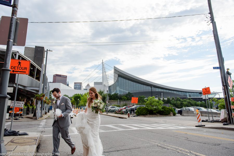 Heinz history center, wedding, bride, groom, Pittsburgh, Pennsylvania, city, bridges, summer, taupe bridesmaid dresses, July, photographer, picture, photograph, image, lavender leigh photography, urban, gold wedding details, romantic