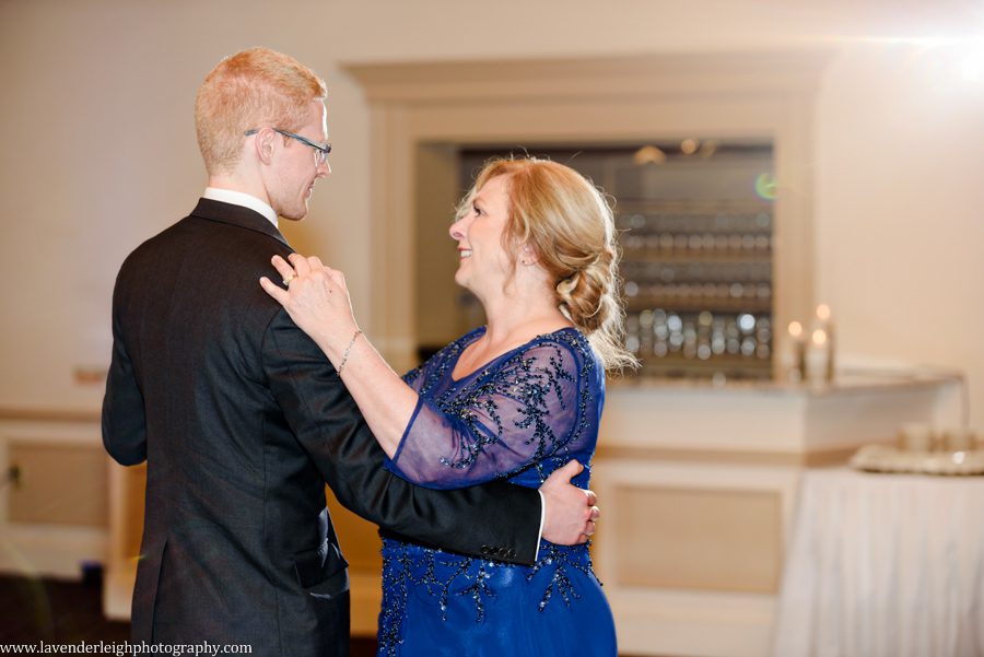 Pittsburgh, wedding photographer, photograph, picture, Montour Country Club, ceremony, reception, golf club, summer, July, Lavender Leigh Photography, Pennsylvania, St. James Catholic Church, lace wedding dress, navy bridesmaids’ dresses, hydrandea flowers