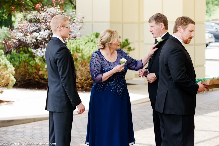Pittsburgh, wedding photographer, photograph, picture, Montour Country Club, ceremony, reception, golf club, summer, July, Lavender Leigh Photography, Pennsylvania, St. James Catholic Church, lace wedding dress, navy bridesmaids’ dresses, hydrandea flowers
