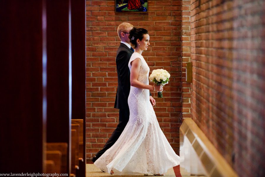 Pittsburgh, wedding photographer, photograph, picture, Montour Country Club, ceremony, reception, golf club, summer, July, Lavender Leigh Photography, Pennsylvania, St. James Catholic Church, lace wedding dress, navy bridesmaids’ dresses, hydrandea flowers