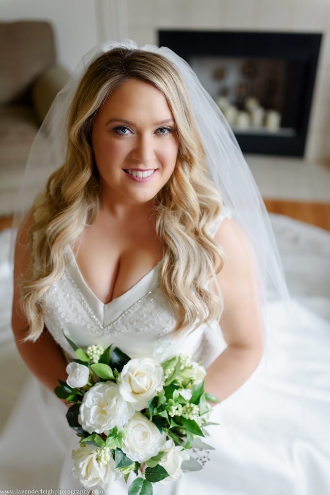 Lavender Leigh Photography, pittsburgh wedding photograPittsburgh Airport Marriott, wedding, photographer, photograph, picture, engagement, winter, Pennsylvania, Best of the Knot, Couples' Choice, wedding venues, ceremony reception, St. Patrick's Day, Gold, Glitter, Champagne Bridesmaids Dresses, Badgley Mischka shoes, white floral bouquets, romantic, candlelit