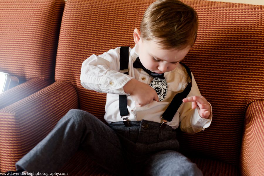 Lavender Leigh Photography, pittsburgh wedding photograPittsburgh Airport Marriott, wedding, photographer, photograph, picture, engagement, winter, Pennsylvania, Best of the Knot, Couples' Choice, wedding venues, ceremony reception, St. Patrick's Day, Gold, Glitter, Champagne Bridesmaids Dresses, Badgley Mischka shoes, white floral bouquets, romantic, candlelit