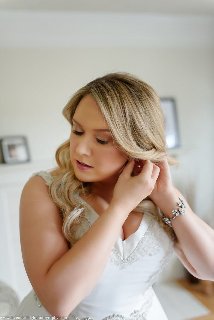 Lavender Leigh Photography, pittsburgh wedding photograPittsburgh Airport Marriott, wedding, photographer, photograph, picture, engagement, winter, Pennsylvania, Best of the Knot, Couples' Choice, wedding venues, ceremony reception, St. Patrick's Day, Gold, Glitter, Champagne Bridesmaids Dresses, Badgley Mischka shoes, white floral bouquets, romantic, candlelit