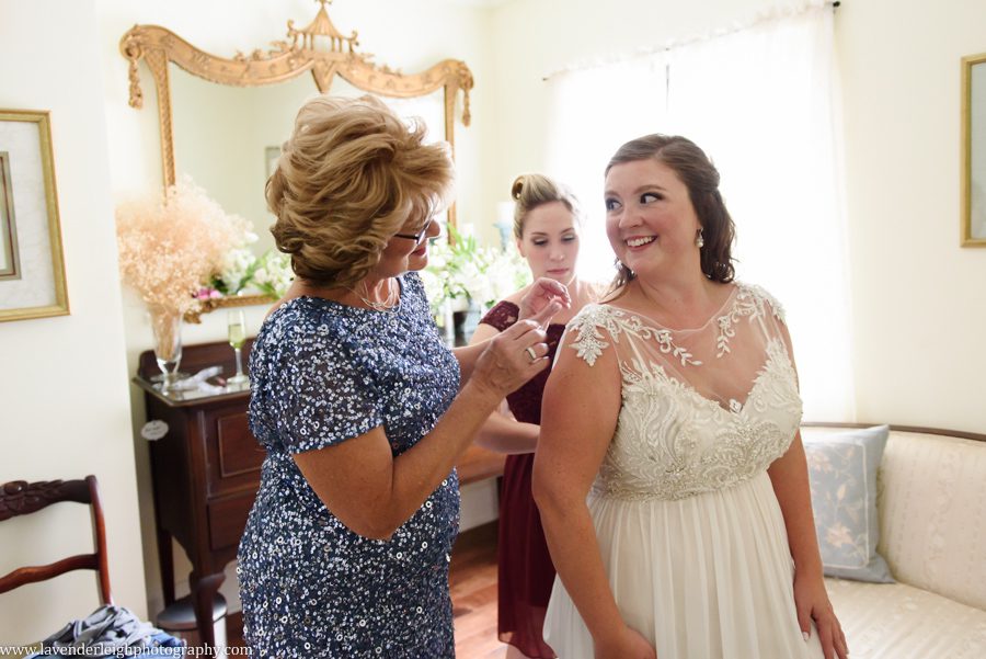 Mother of Bride Zips Bride's Wedding Dress at the Pittsburgh Botanic Garden
