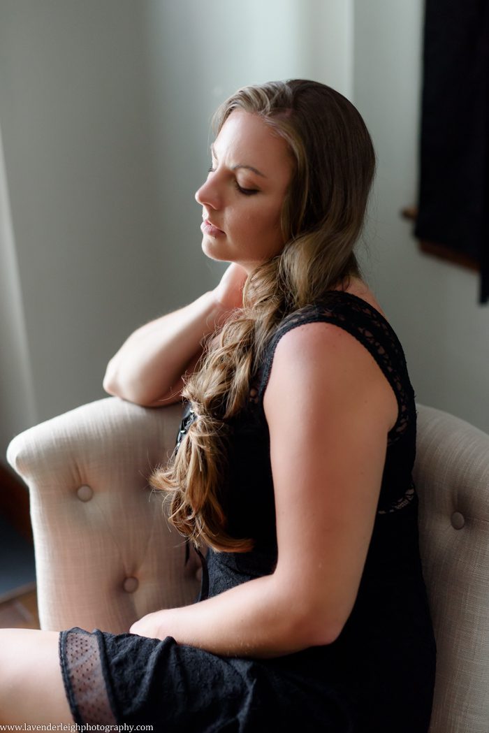 Alluring and classy boudoir photography by Lavender Leigh Photography located in Pittsburgh, Pennsylvania.