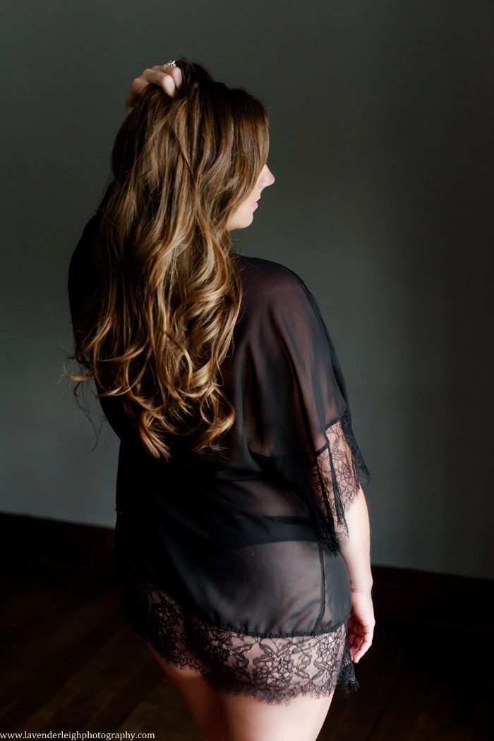 Alluring and classy boudoir photography by Lavender Leigh Photography located in Pittsburgh, Pennsylvania.