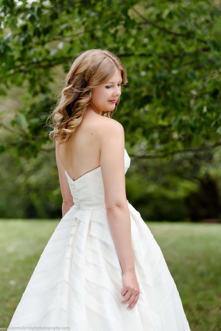 Pittsburgh field club, wedding, reception, ceremony, Pennsylvania, sophistication, stylish, classy, st. scholastica, church, dusty pink and ivory, English garden bouquet, white flowers, striped bridesmaid skirt, photographer, photos, images, pictures, photography, camera, fox chapel, aspinwall, lavender leigh photography