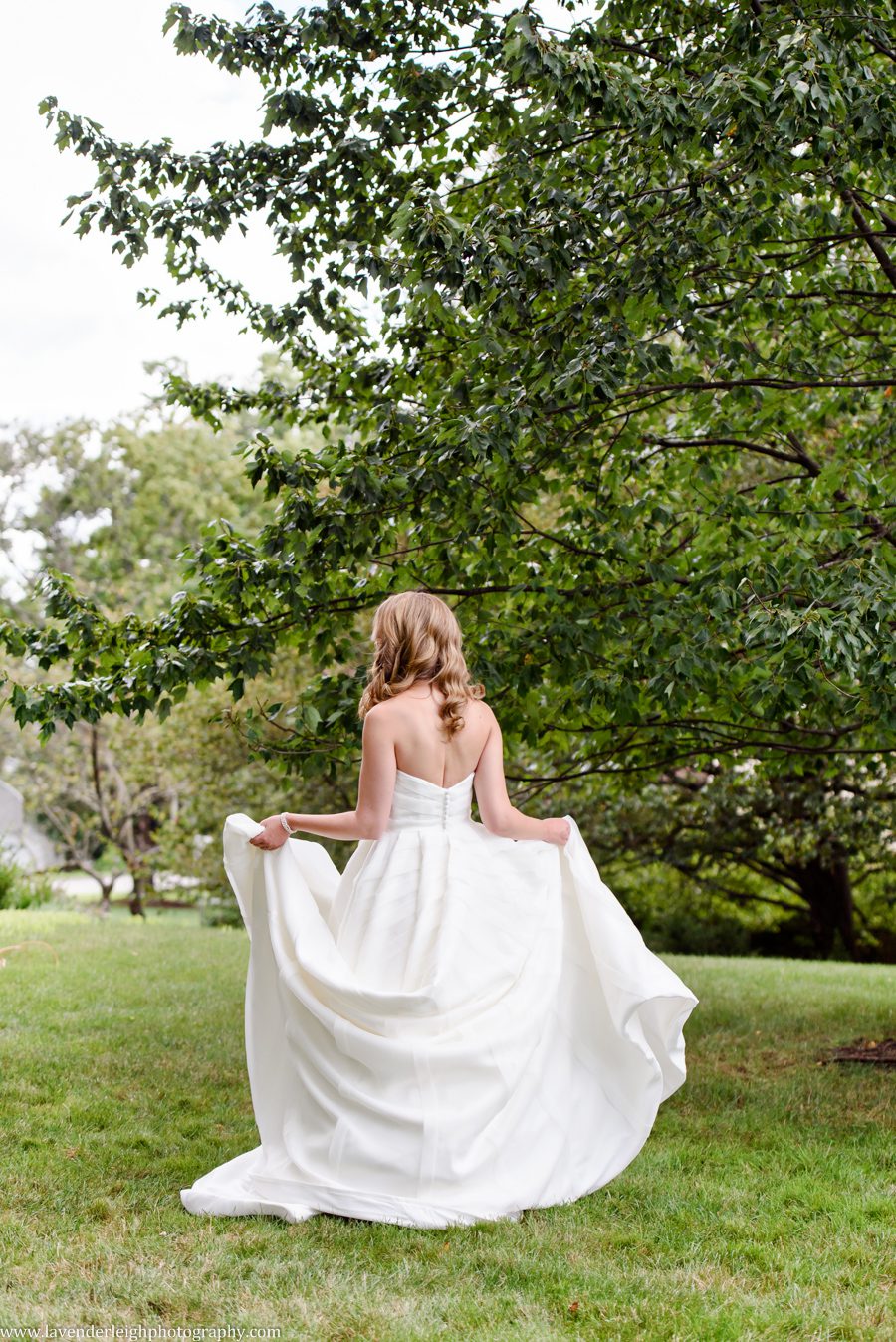 Pittsburgh field club, wedding, reception, ceremony, Pennsylvania, sophistication, stylish, classy, st. scholastica, church, dusty pink and ivory, English garden bouquet, white flowers, striped bridesmaid skirt, photographer, photos, images, pictures, photography, camera, fox chapel, aspinwall, lavender leigh photography