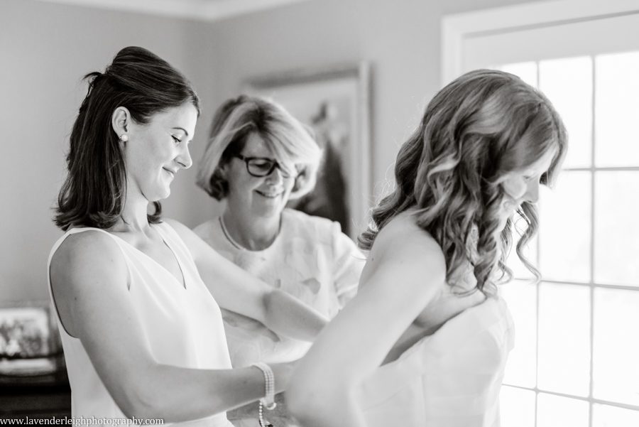 Pittsburgh field club, wedding, reception, ceremony, Pennsylvania, sophistication, stylish, classy, st. scholastica, church, dusty pink and ivory, English garden bouquet, white flowers, striped bridesmaid skirt, photographer, photos, images, pictures, photography, camera, fox chapel, aspinwall, lavender leigh photography