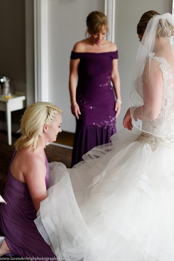 Lavender Leigh Photography, pittsburgh wedding photograPittsburgh Airport Marriott, wedding, photographer, photograph, picture, engagement, winter, Pennsylvania, Best of the Knot, Couples' Choice, wedding venues, ceremony reception, St. Patrick's Day, Gold, Glitter, Champagne Bridesmaids Dresses, Badgley Mischka shoes, white floral bouquets, romantic, candlelit