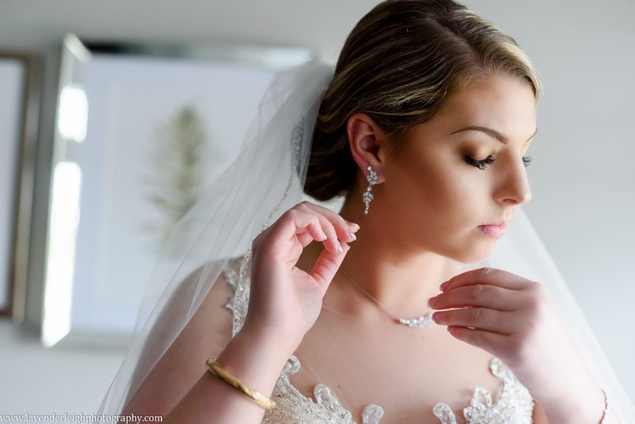 Lavender Leigh Photography, pittsburgh wedding photograPittsburgh Airport Marriott, wedding, photographer, photograph, picture, engagement, winter, Pennsylvania, Best of the Knot, Couples' Choice, wedding venues, ceremony reception, St. Patrick's Day, Gold, Glitter, Champagne Bridesmaids Dresses, Badgley Mischka shoes, white floral bouquets, romantic, candlelit