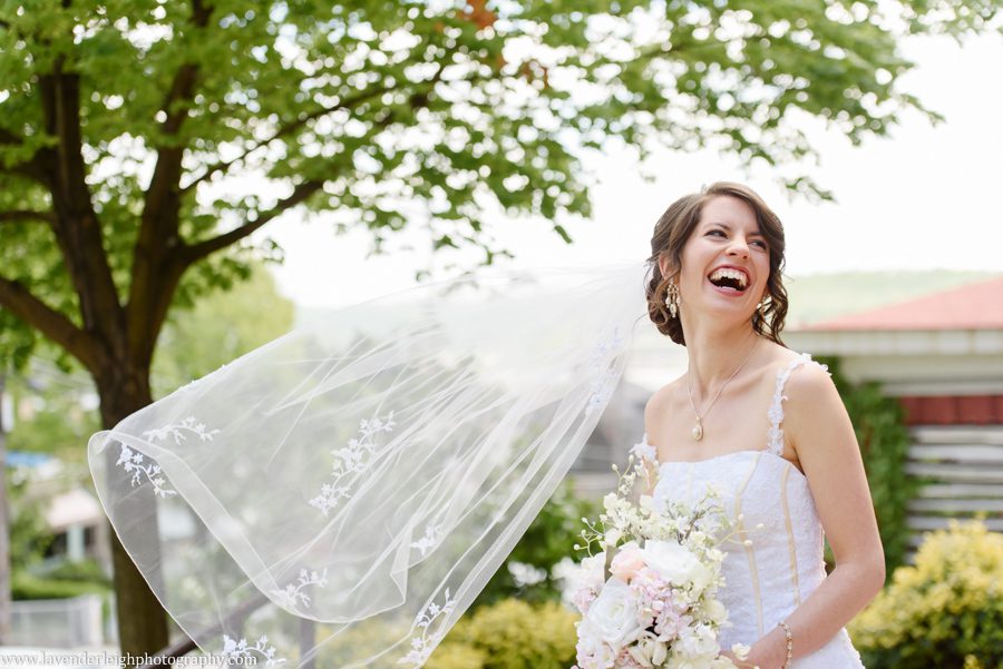 Pittsburgh, wedding, photographer, photo, image, picture, best, hyeholde, reception, ceremony, friendship community church, Pennsylvania, bride, groom, dress, engagement, ring, photographers, photography, lavender leigh photography.