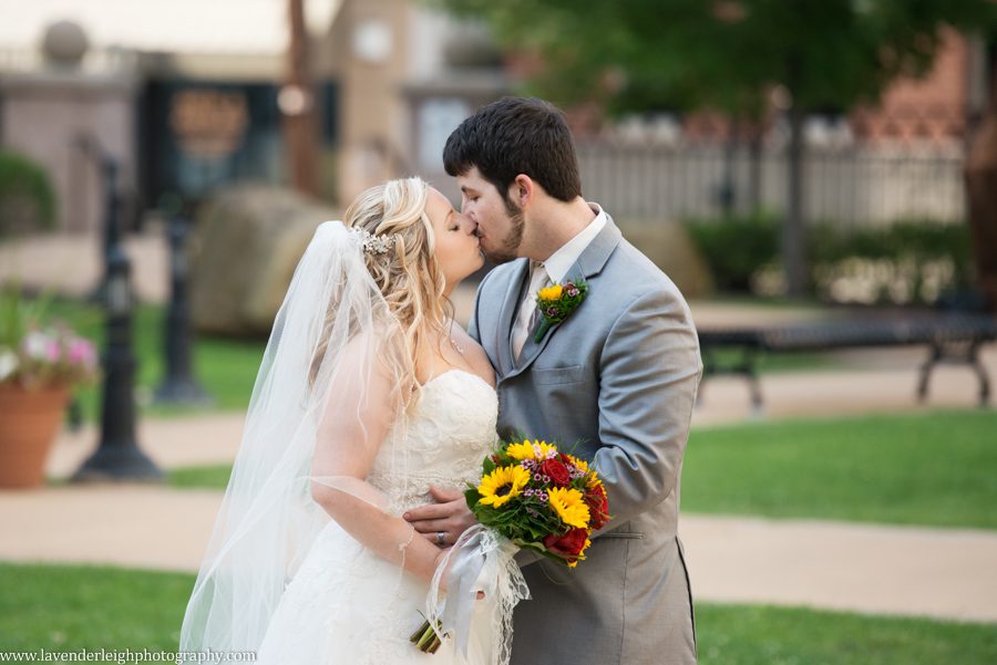 Pittsburgh Wedding| Bride and Groom| Uniontown State Theater| Pittsburgh Wedding Photographer | Pittsburgh Wedding Photographers | Lavender Leigh Photography | Blog