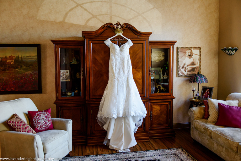 lace, white wedding dress, lavender leigh photography, pittsburgh wedding photographer, pennsylvania