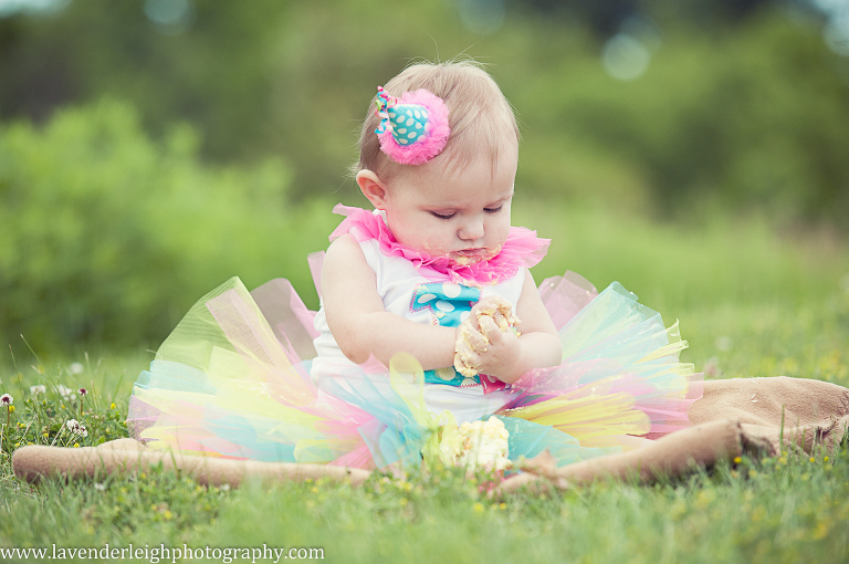 1 Year Old Photography | Portrait Session| Pittsburgh Family Photographer| Pittsburgh Children's Photographer| Lavender Leigh Photography| Blog