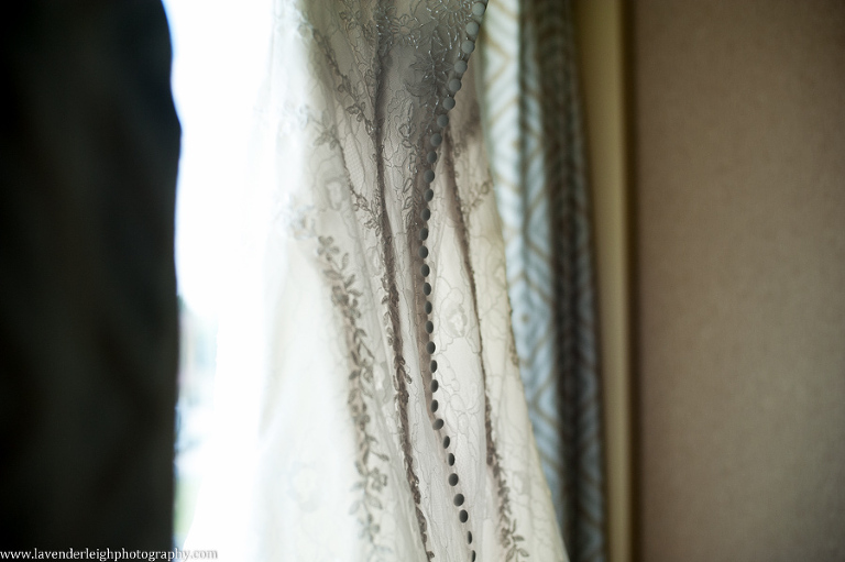 Club at Shadow Lakes Wedding| Wedding Dress| Pittsburgh Wedding Photographer | Pittsburgh Wedding Photographers | Lavender Leigh Photography | Blog