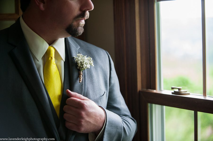 Club at Shadow Lakes Wedding| Groom and Boutonniere | Pittsburgh Wedding Photographer | Pittsburgh Wedding Photographers | Lavender Leigh Photography | Blog
