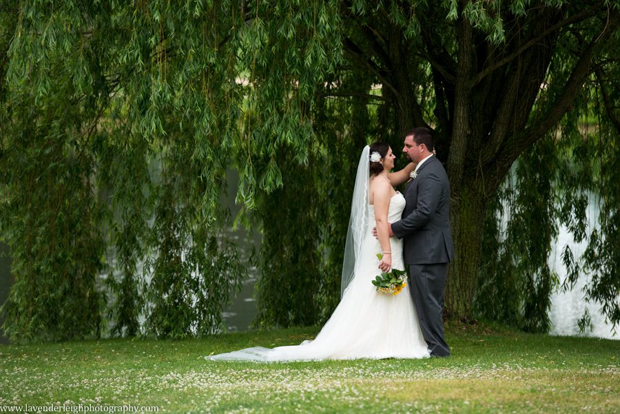 Club at Shadow Lakes Wedding| Bride and Groom |Pittsburgh Wedding Photographer | Pittsburgh Wedding Photographers | Lavender Leigh Photography | Blog