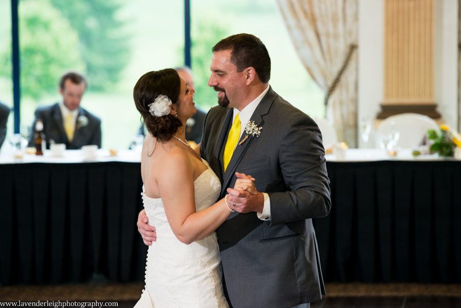 Club at Shadow Lakes Wedding| First Dance|Pittsburgh Wedding Photographer | Pittsburgh Wedding Photographers | Lavender Leigh Photography | Blog