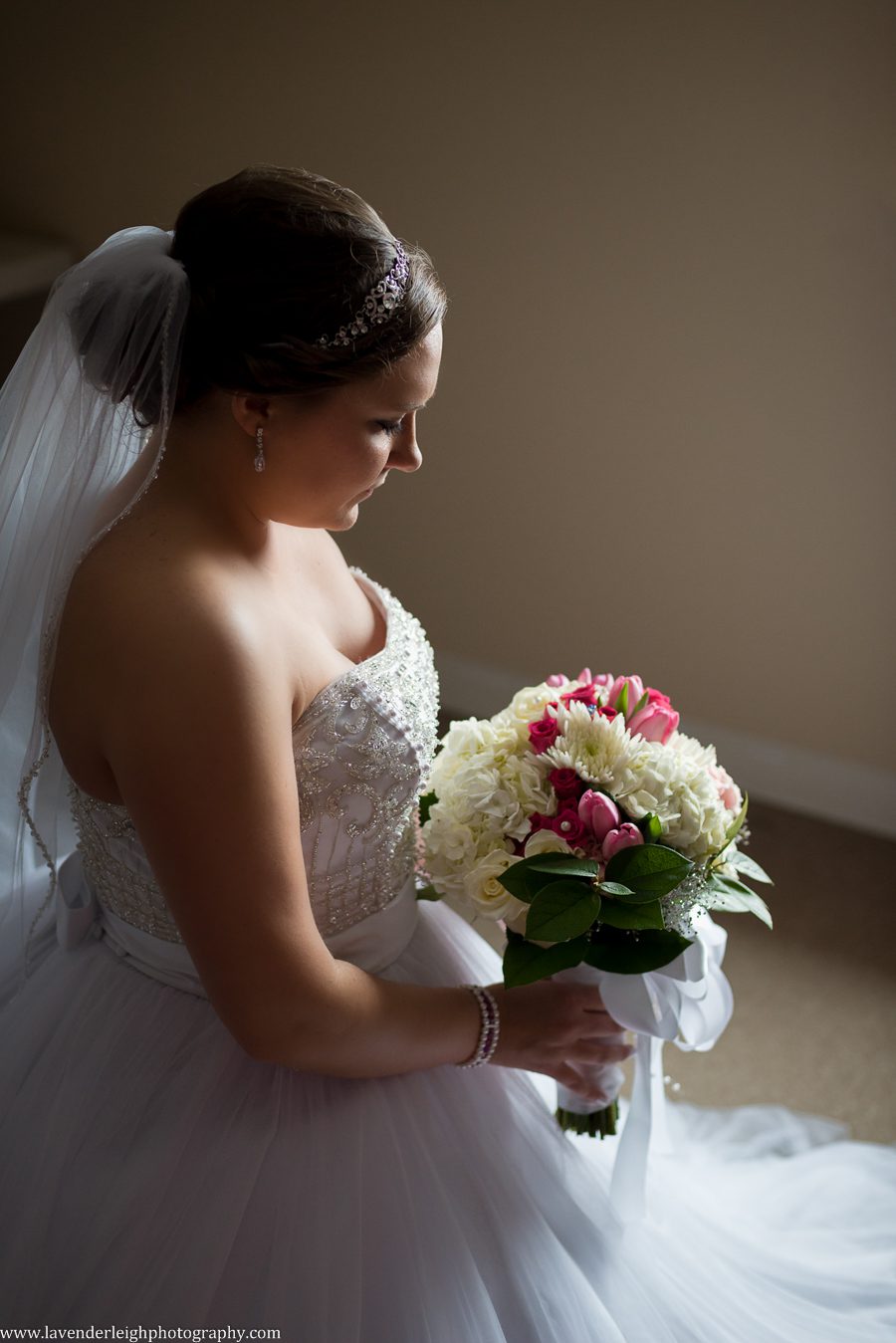 Bride|Getting Ready | Crystal Ballroom| Harvest Community Church | Winter Wedding| Pittsburgh Wedding Photographer | Pittsburgh Wedding Photographers | Lavender Leigh Photography | Blog