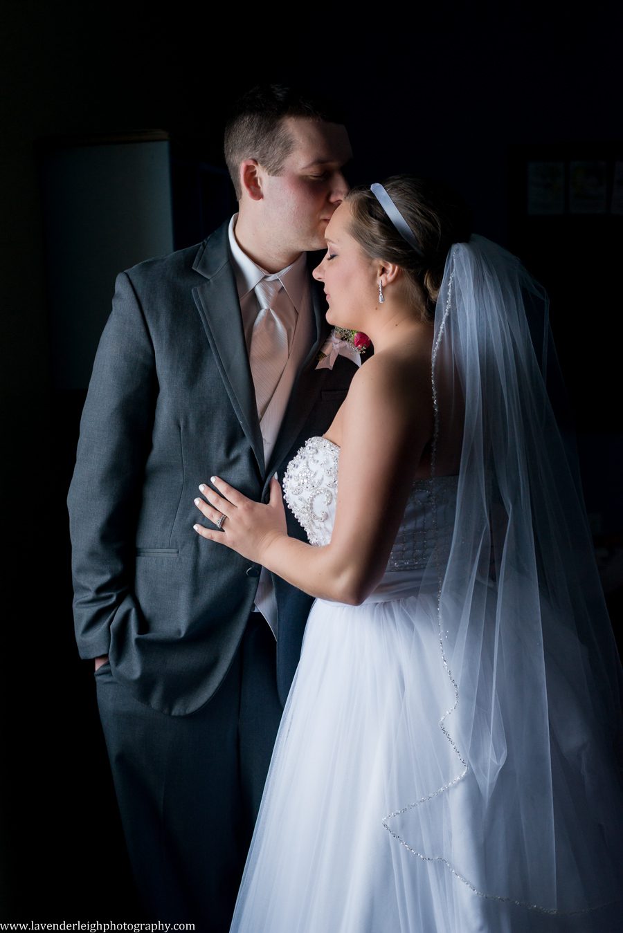 Bride and Groom| Crystal Ballroom Wedding | Winter Wedding| Pittsburgh Wedding Photographer | Pittsburgh Wedding Photographers | Lavender Leigh Photography | Blog