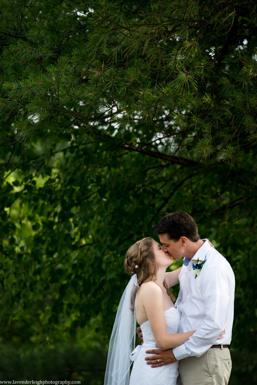 Doubletree by Hilton Pittsburgh Cranberry| Wedding| Bride and Groom| Pittsburgh Wedding Photographer | Pittsburgh Wedding Photographers | Lavender Leigh Photography | Blog