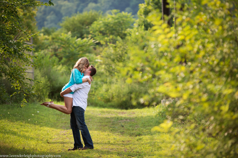 Waterfront Engagement Photographer | Pittsburgh Wedding Photographers | Lavender Leigh Photography | Blog