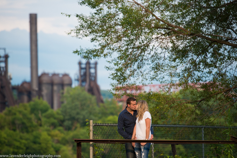 Waterfront Engagement Photographer | Pittsburgh Wedding Photographers | Lavender Leigh Photography | Blog